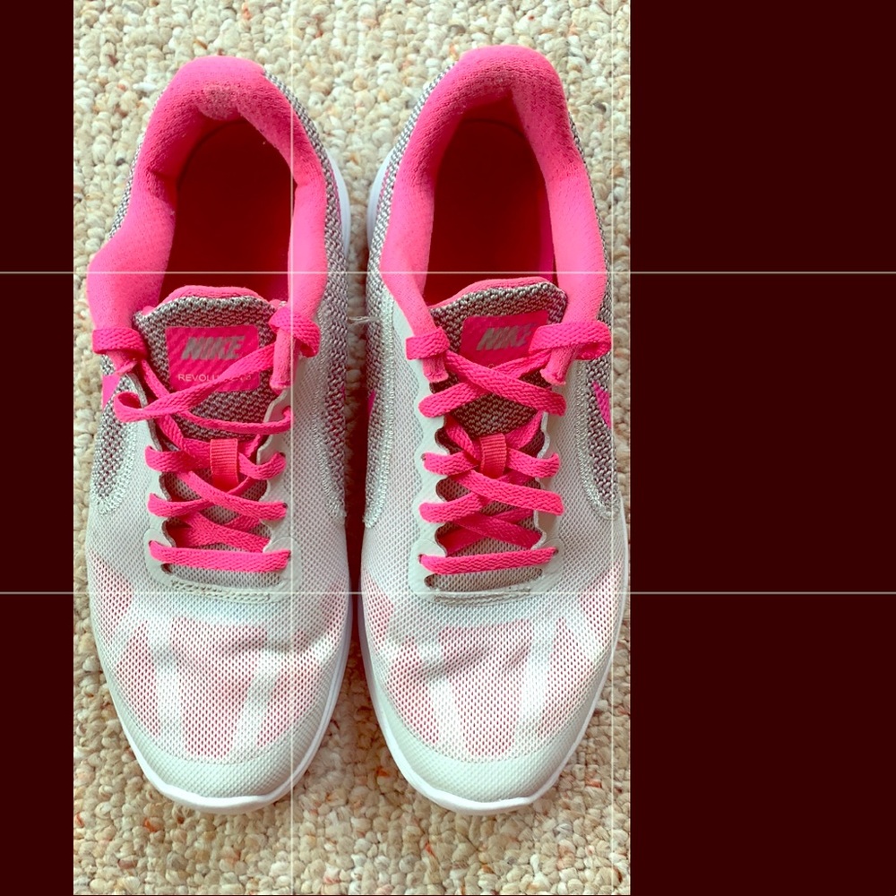 Nike Revolution 3. Size: 5.5Y/38 (fits a W7.5)